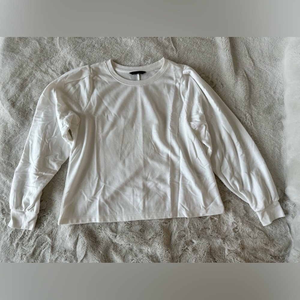 White Banana Republic sweater